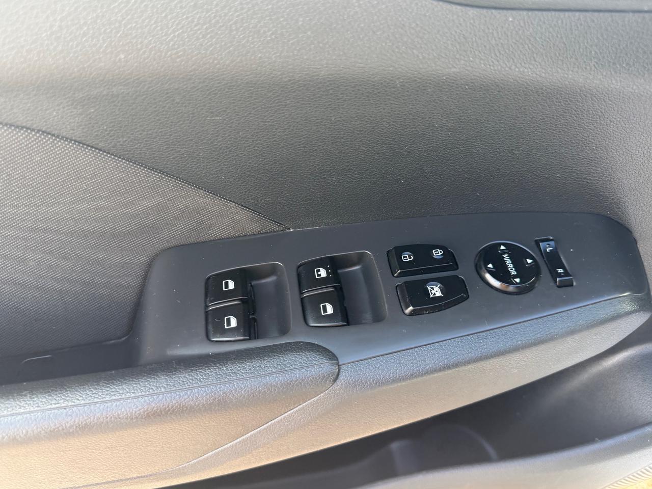 2019 Hyundai Accent Preferred (A6) 4dr Hatchback Photo