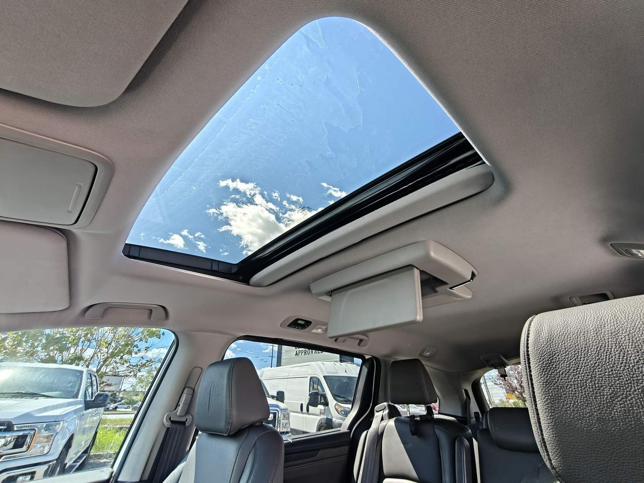 2019 Honda Odyssey EX-L w/Navi (A9) Passenger Van Photo