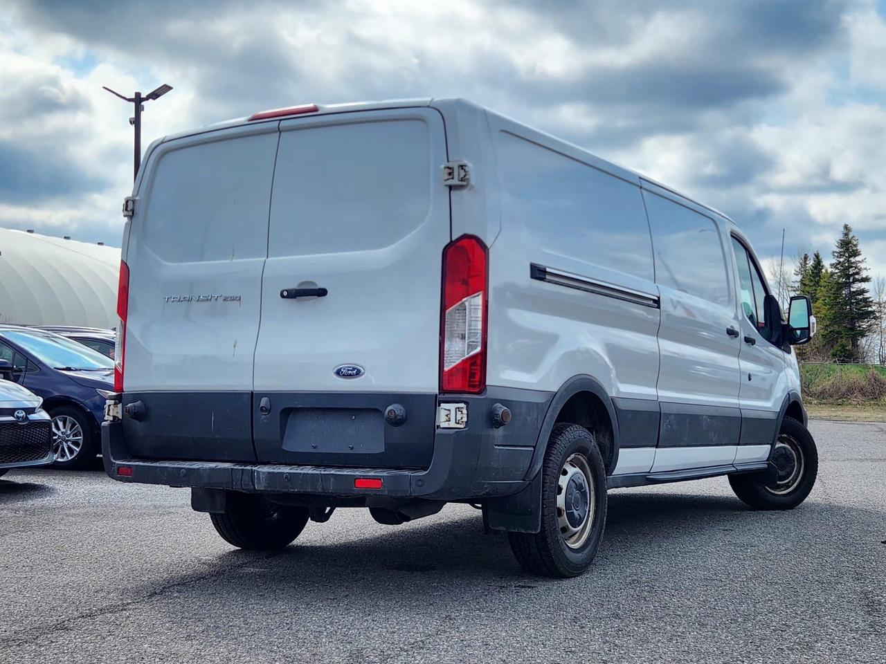 2018 Ford Transit-250 Base w/Sliding Pass-Side Cargo Door Low Roof Cargo Van 147.6 in. WB Photo