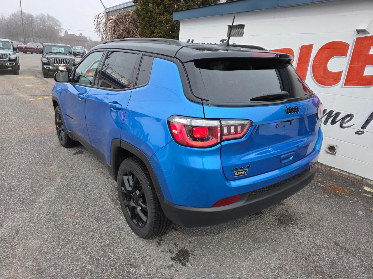 2022 Jeep Compass Altitude 4dr 4x4 Photo