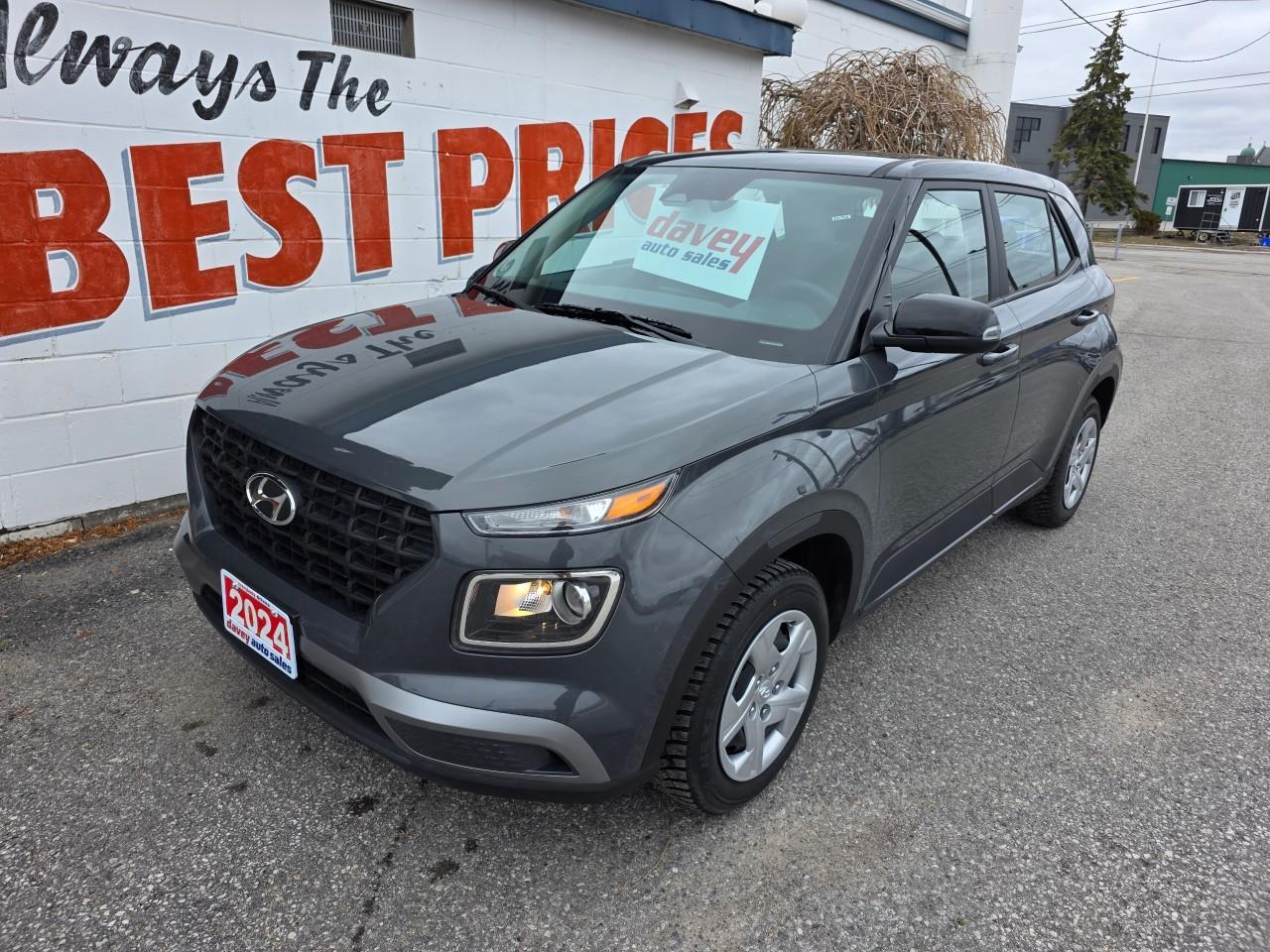 2024 Hyundai Venue Essential w/Two-Tone 4dr Front-Wheel Drive Photo