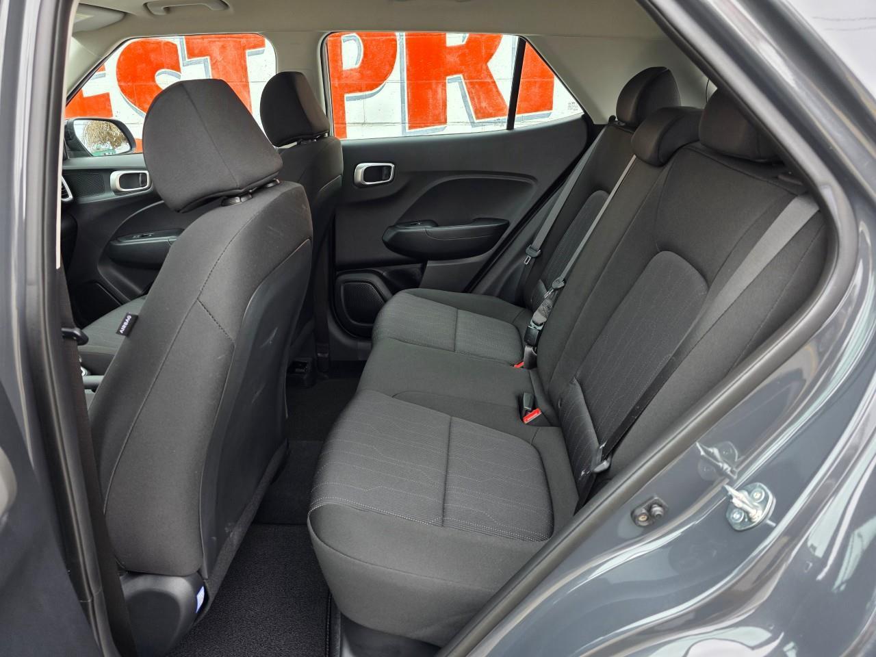 2024 Hyundai Venue Essential w/Two-Tone 4dr Front-Wheel Drive Photo