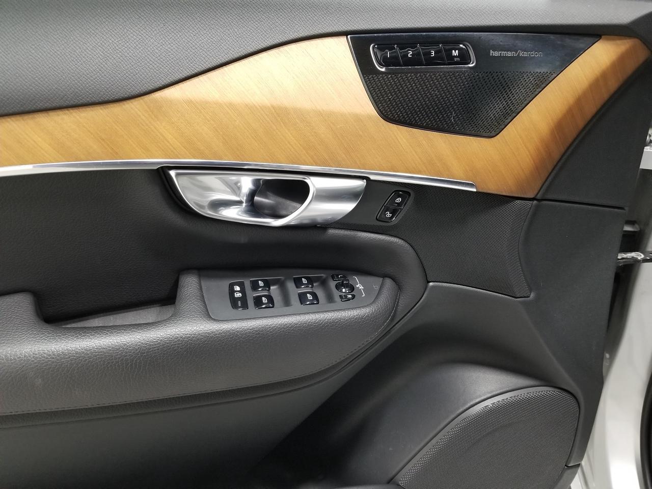 2021 Volvo XC90 Recharge Plug-In Hybrid T8 Inscription Expression 4dr All-Wheel Drive Photo
