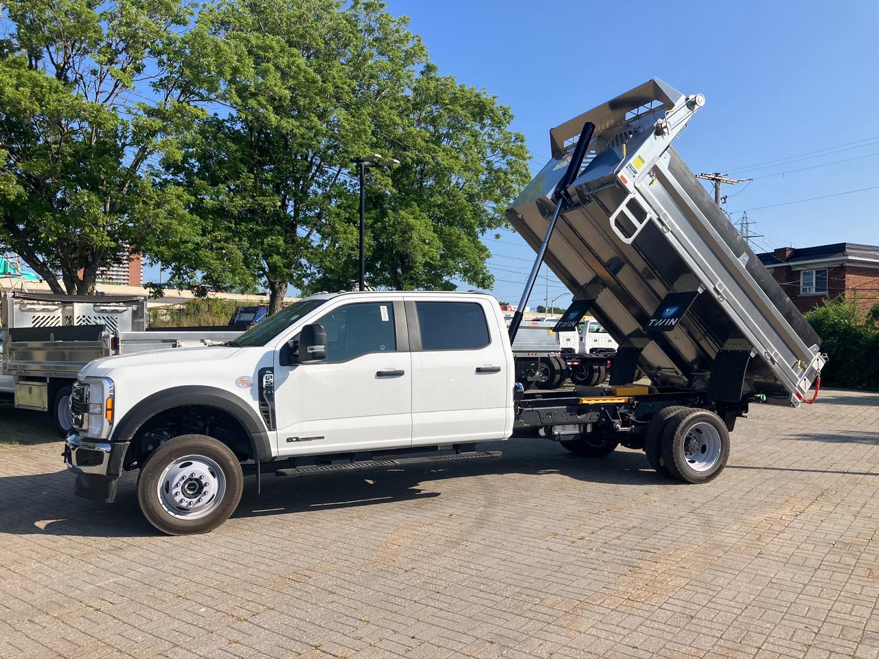 2025 Ford F-550 Chassis XL 4x4 SD Crew Cab 203 in. WB DRW Photo