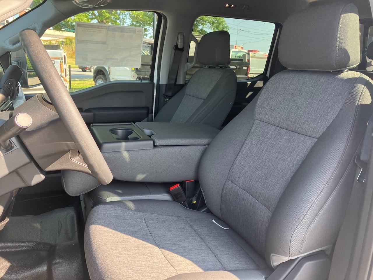 2025 Ford F-550 Chassis XL 4x4 SD Crew Cab 203 in. WB DRW Photo