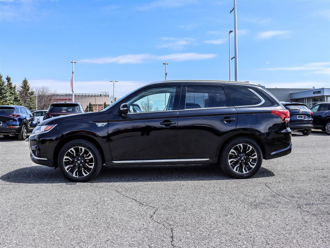 2018 Mitsubishi Outlander Plug-In Hybrid SE 4dr AWC Photo