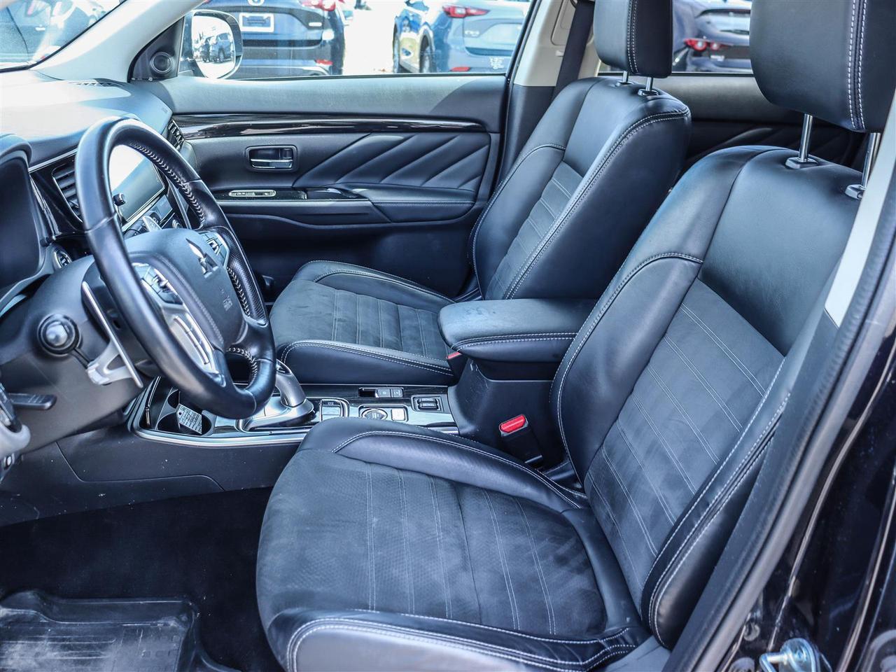 2018 Mitsubishi Outlander Plug-In Hybrid SE 4dr AWC Photo