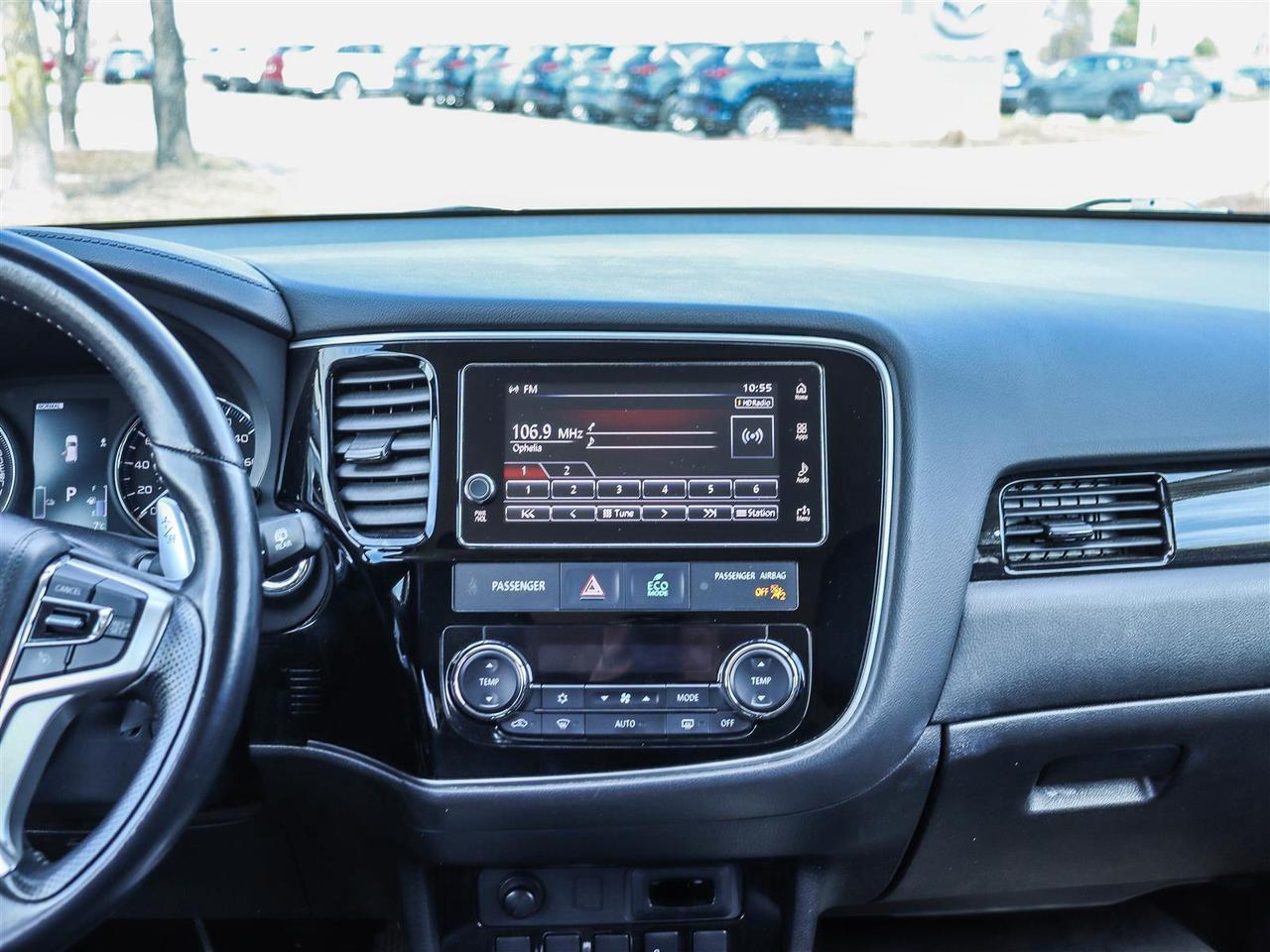2018 Mitsubishi Outlander Plug-In Hybrid SE 4dr AWC Photo