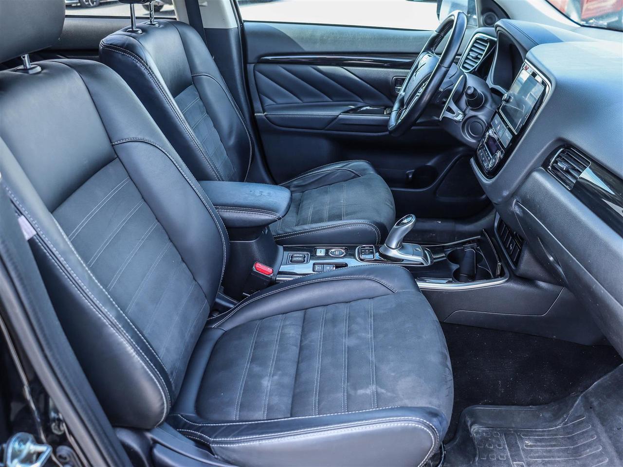 2018 Mitsubishi Outlander Plug-In Hybrid SE 4dr AWC Photo