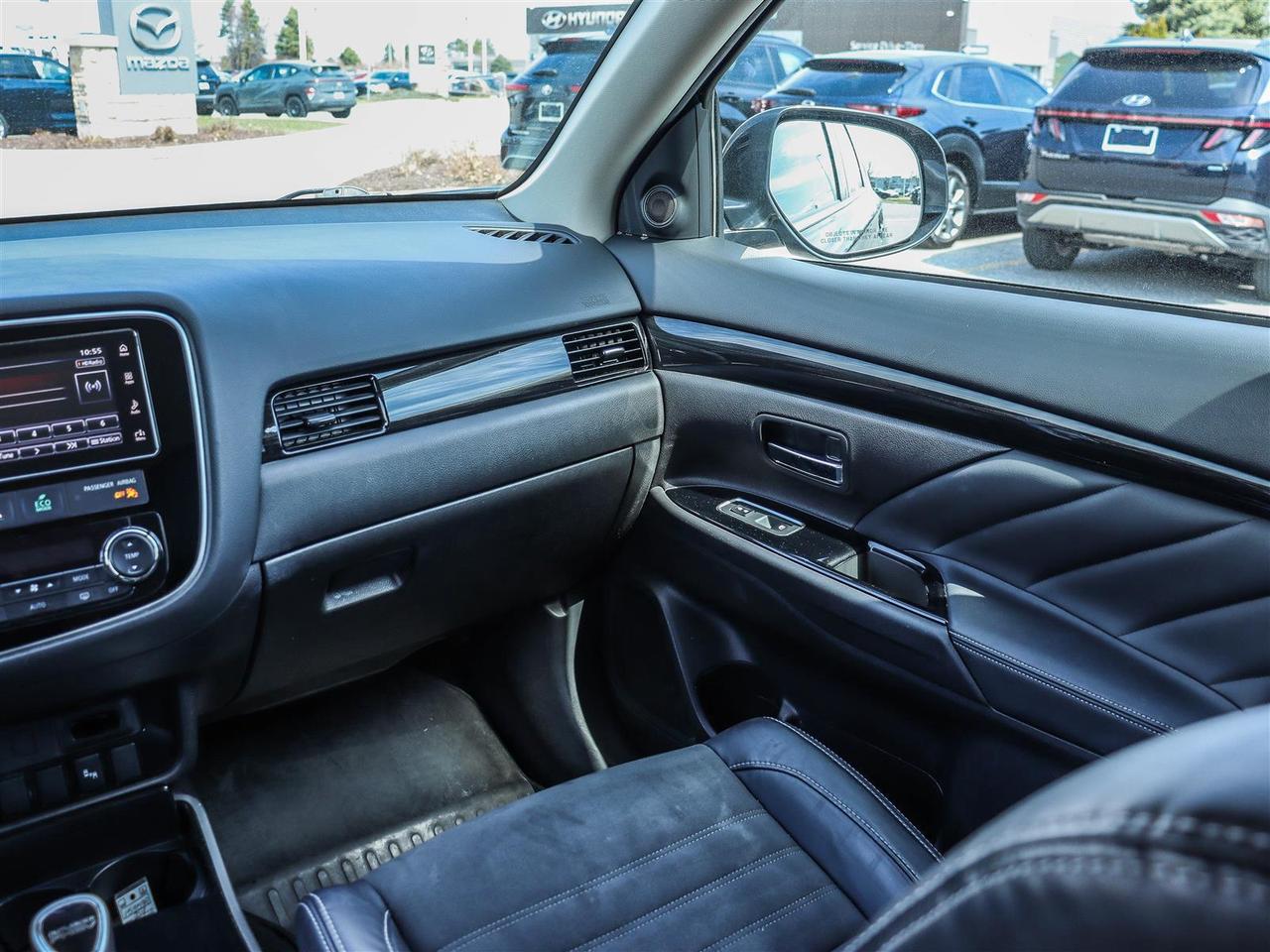 2018 Mitsubishi Outlander Plug-In Hybrid SE 4dr AWC Photo