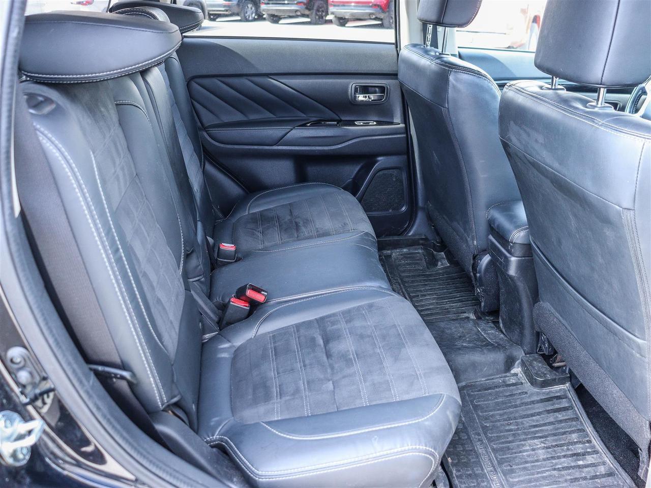 2018 Mitsubishi Outlander Plug-In Hybrid SE 4dr AWC Photo