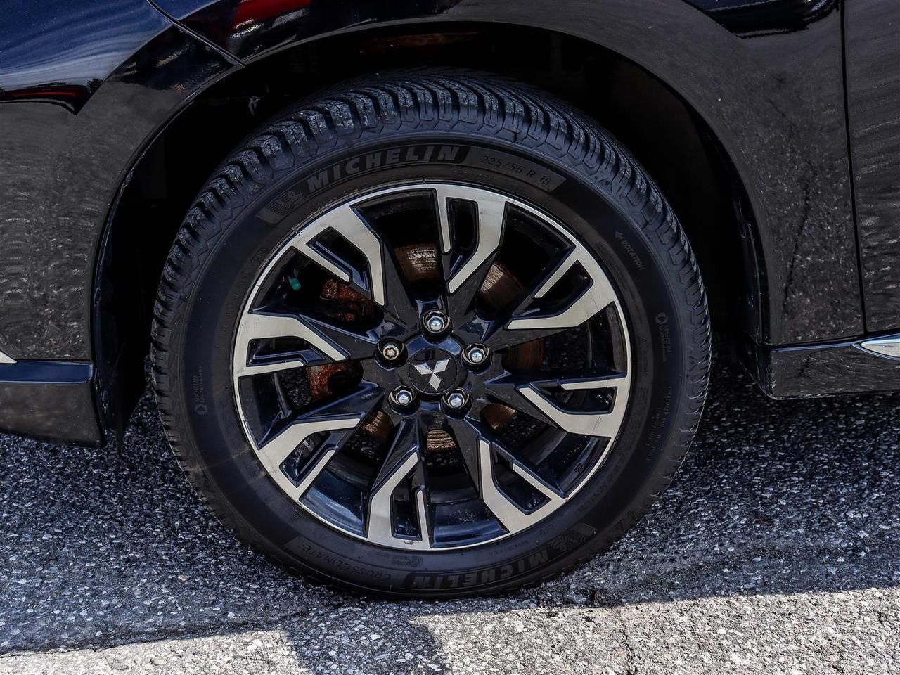 2018 Mitsubishi Outlander Plug-In Hybrid SE 4dr AWC Photo
