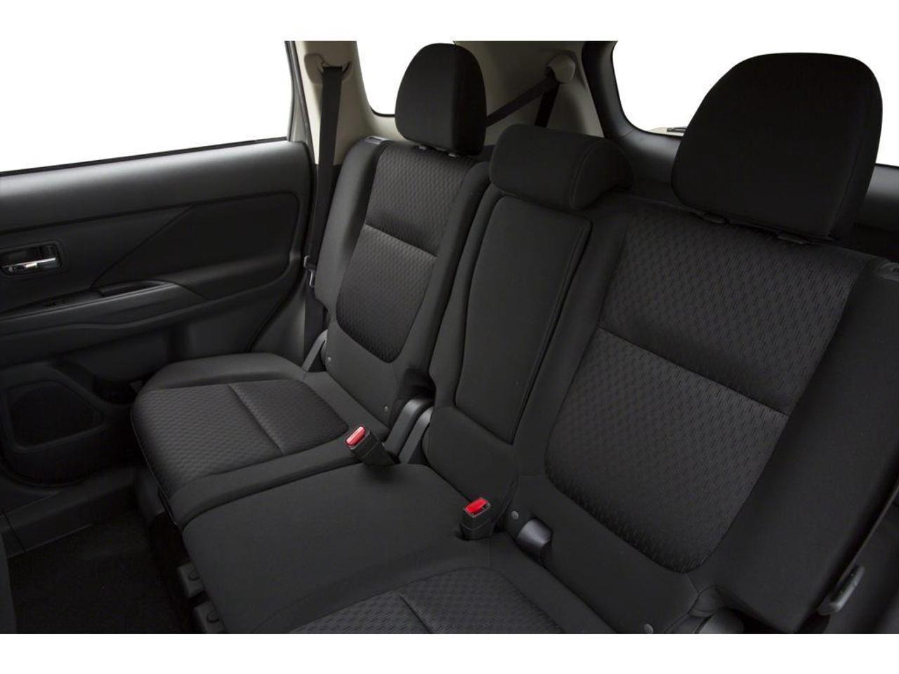 2014 Mitsubishi Outlander ES 4dr Front-wheel Drive Photo