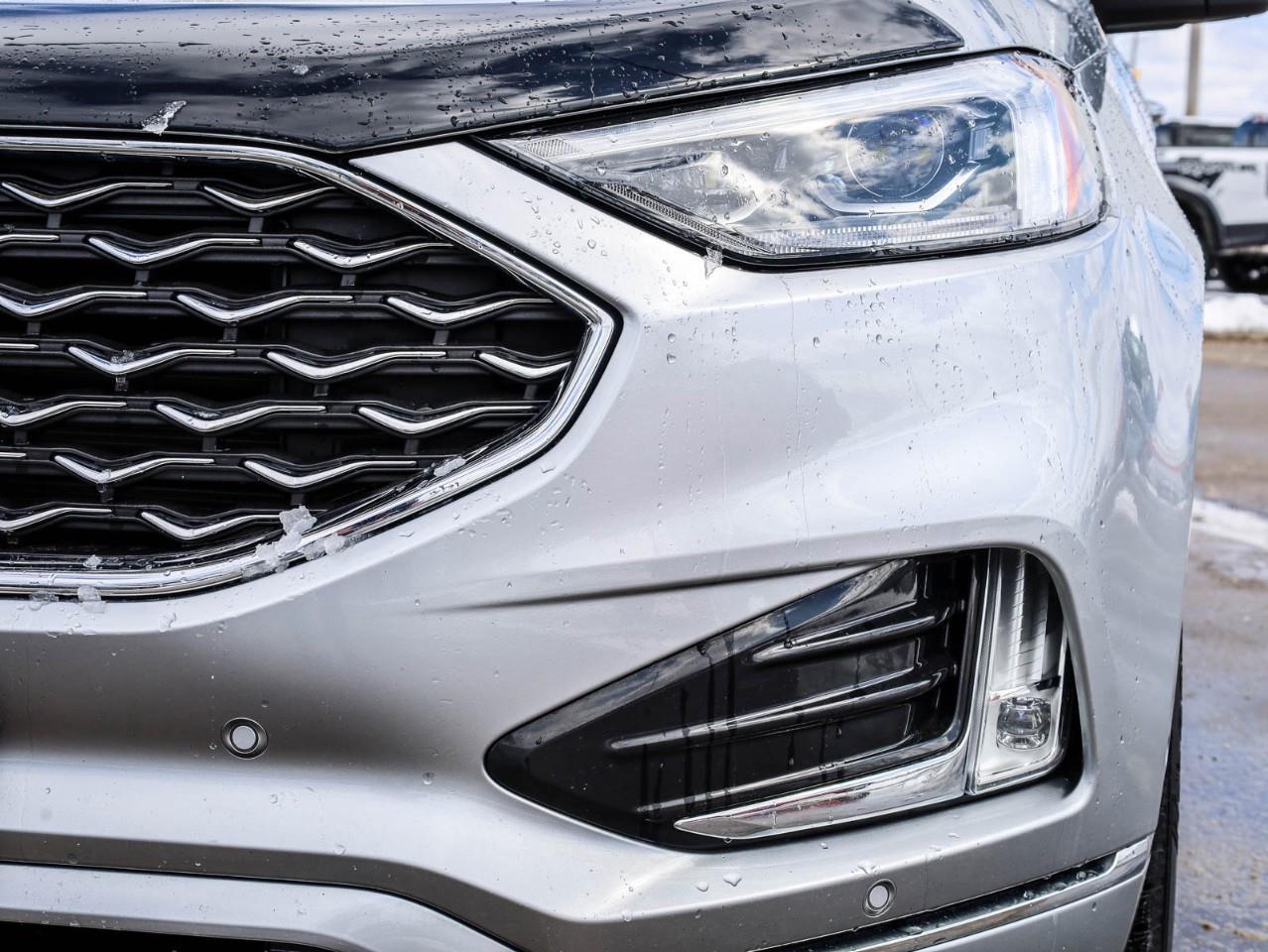 2022 Ford Edge TITANIUM 4DR ALL-WHEEL DRIVE Photo