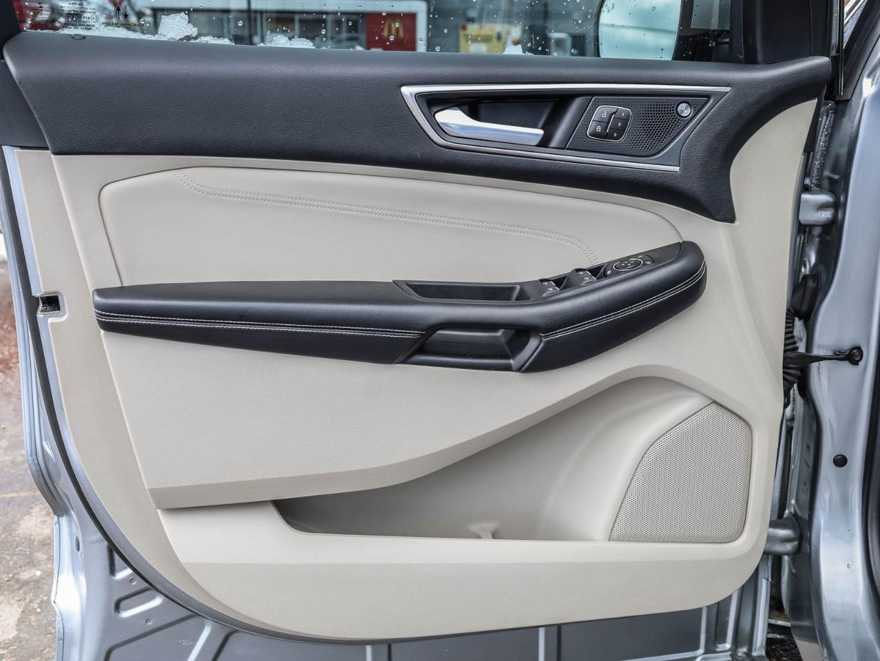 2022 Ford Edge TITANIUM 4DR ALL-WHEEL DRIVE Photo