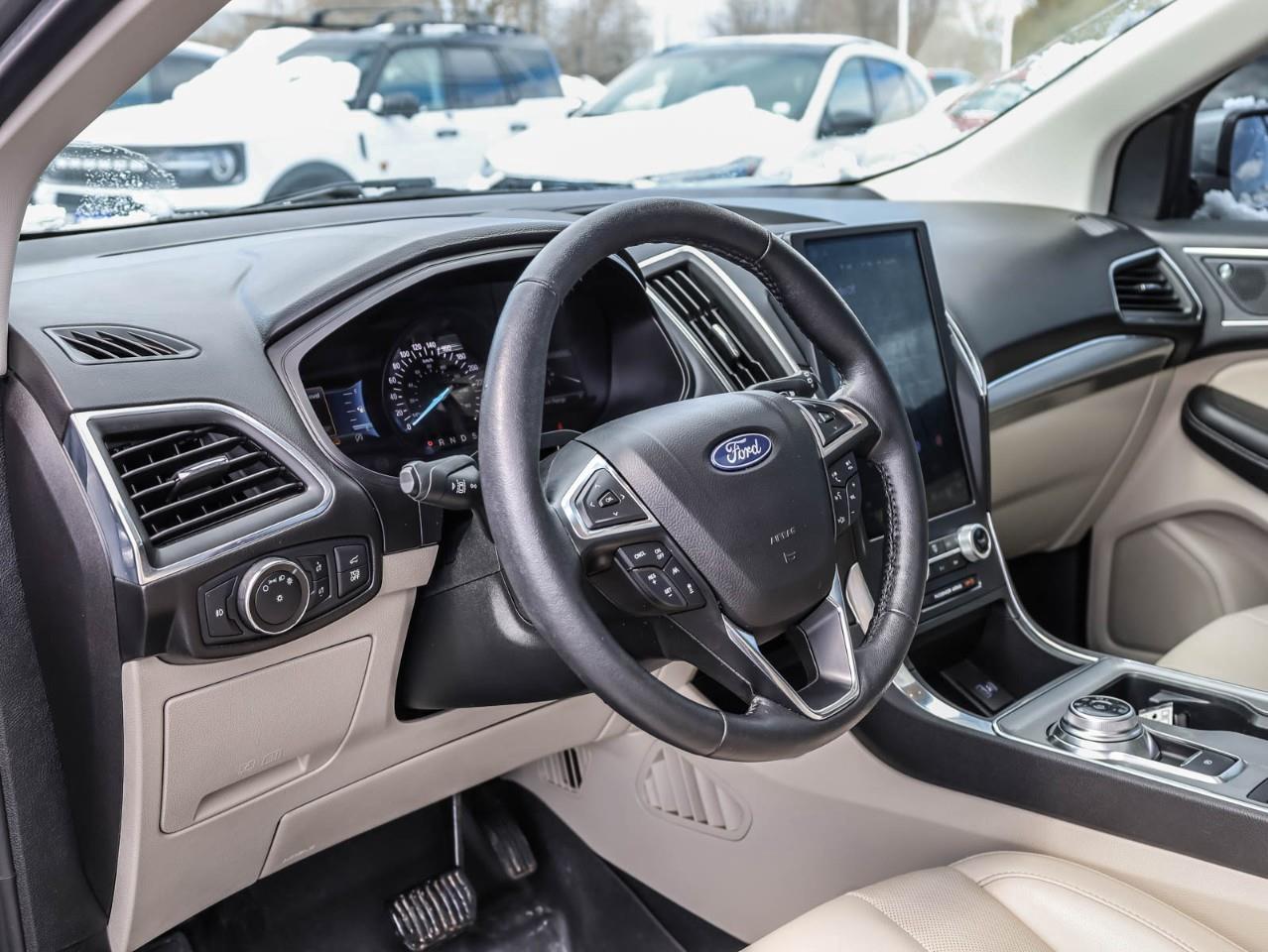 2022 Ford Edge TITANIUM 4DR ALL-WHEEL DRIVE Photo