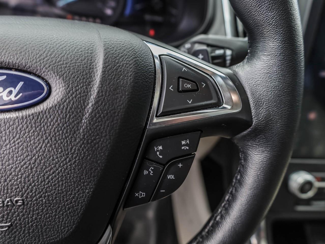 2022 Ford Edge TITANIUM 4DR ALL-WHEEL DRIVE Photo