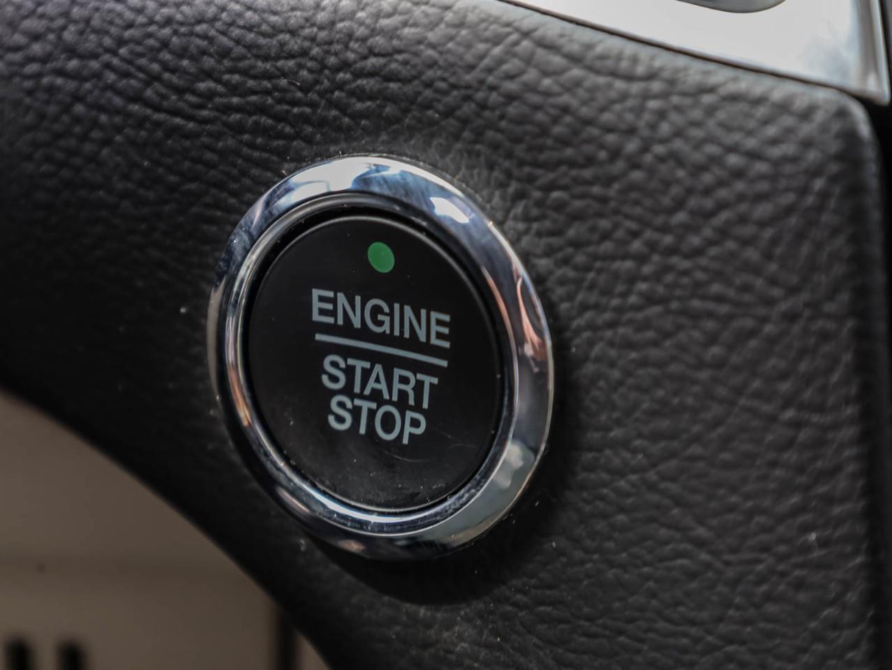 2022 Ford Edge TITANIUM 4DR ALL-WHEEL DRIVE Photo