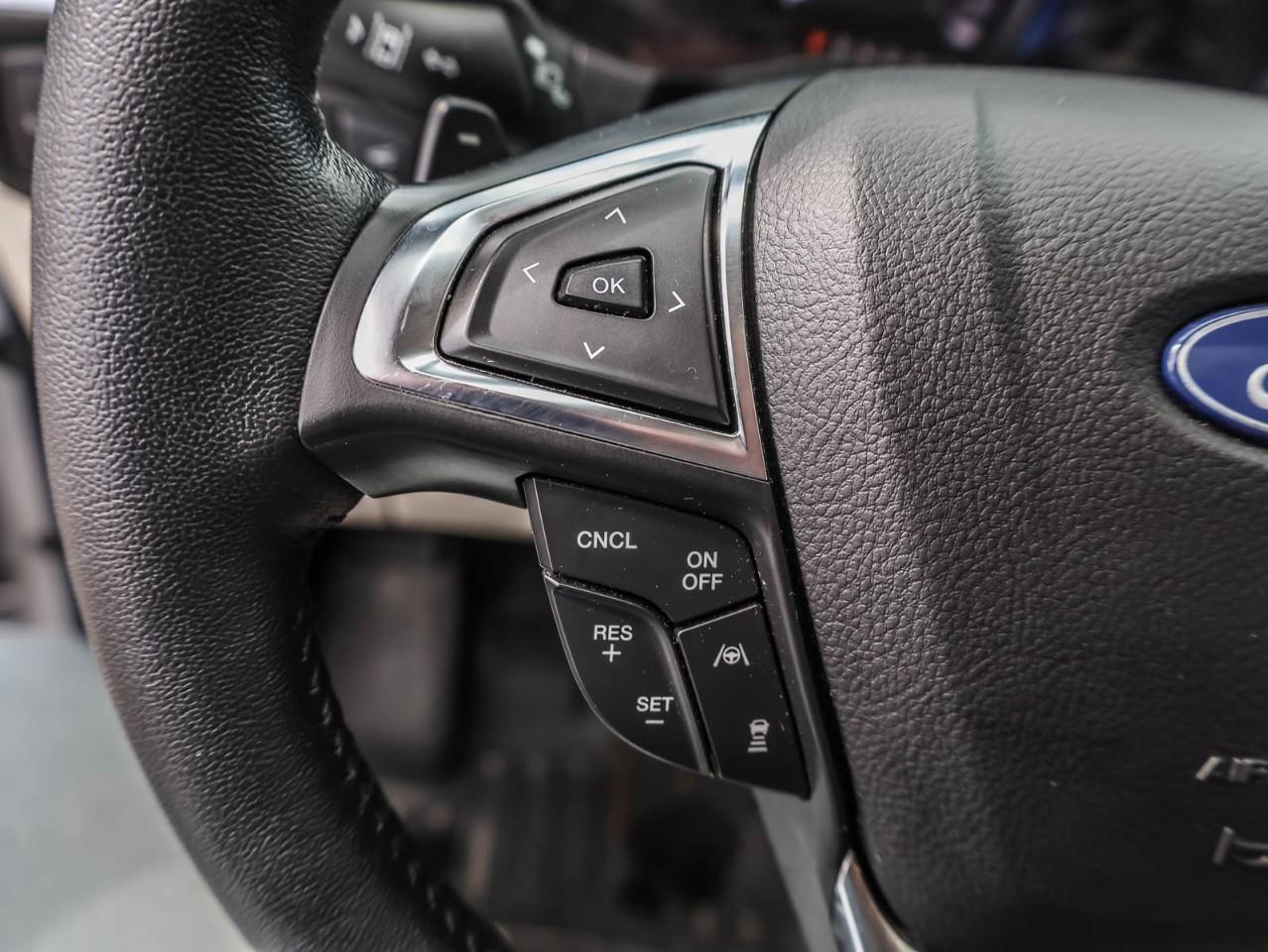 2022 Ford Edge TITANIUM 4DR ALL-WHEEL DRIVE Photo