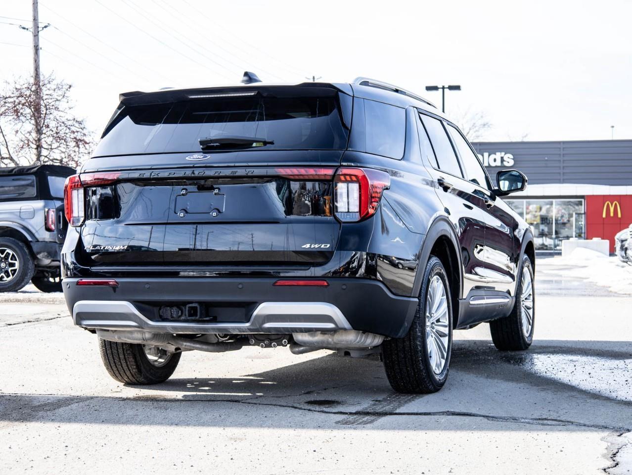 2025 Ford Explorer Platinum 4dr 4x4 Photo