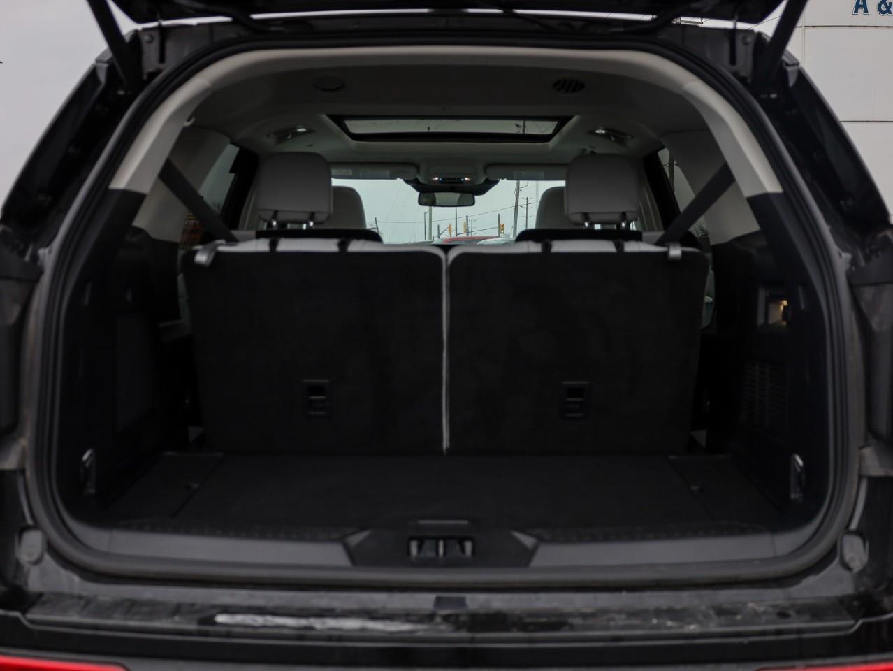 2025 Ford Explorer Platinum 4dr 4x4 Photo
