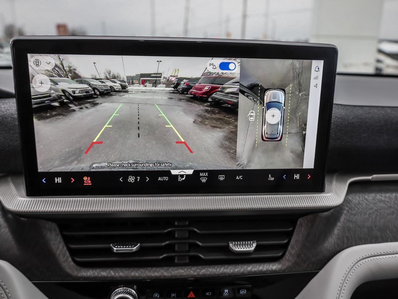 2025 Ford Explorer Platinum 4dr 4x4 Photo