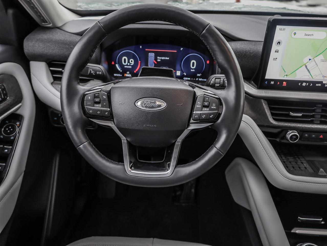 2025 Ford Explorer Platinum 4dr 4x4 Photo