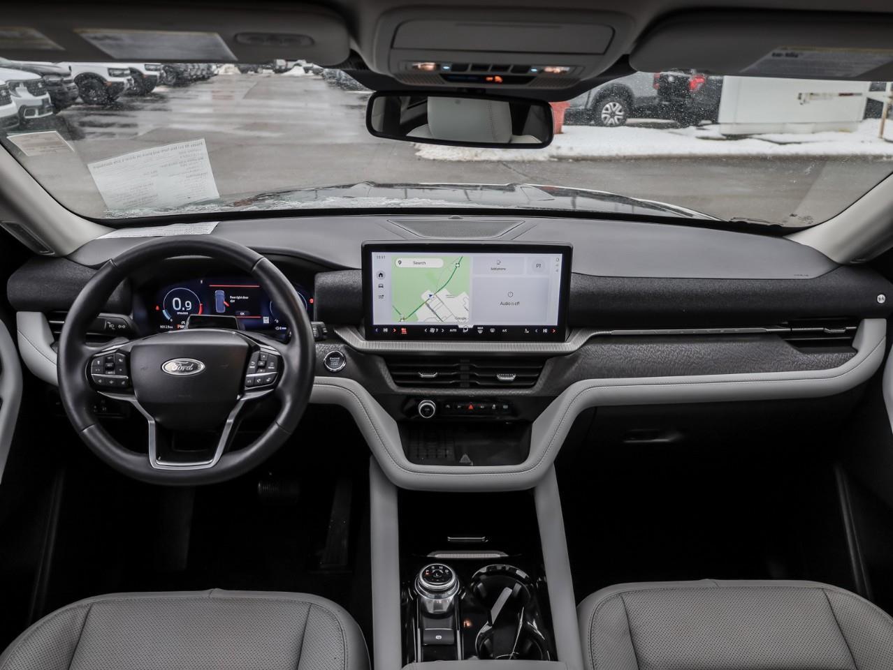 2025 Ford Explorer Platinum 4dr 4x4 Photo