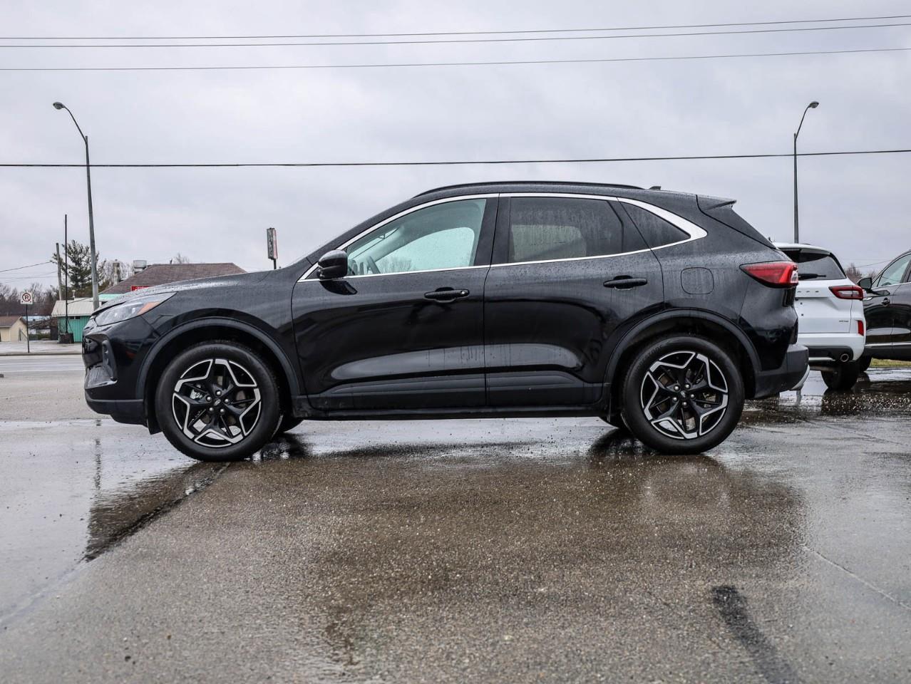 2026 Ford Escape Platinum 4dr All-Wheel Drive Photo