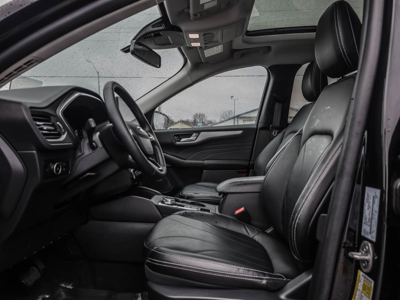 2026 Ford Escape Platinum 4dr All-Wheel Drive Photo