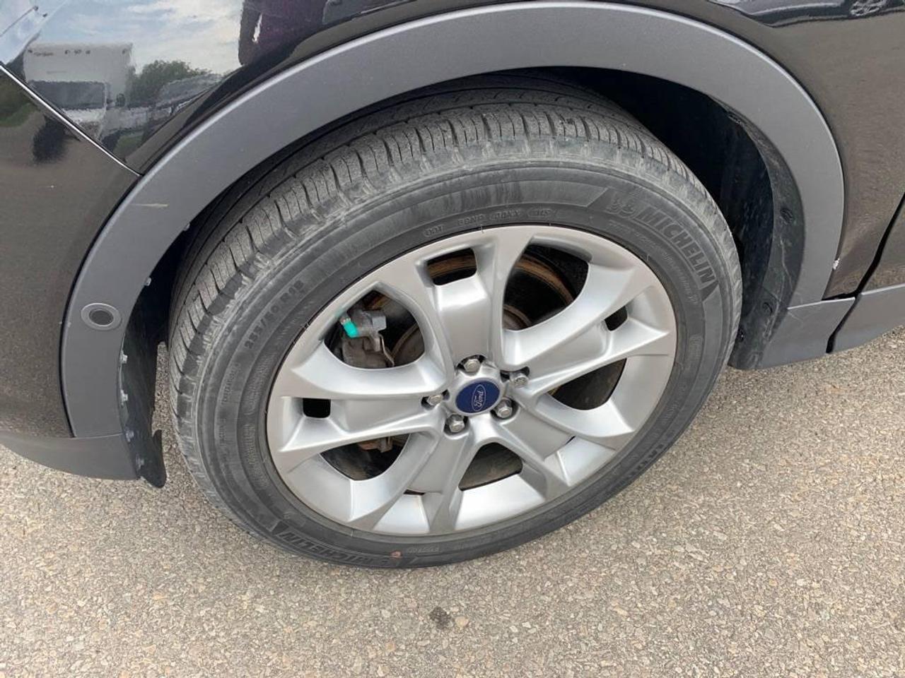 2015 Ford Escape Titanium 4dr 4x4 Photo