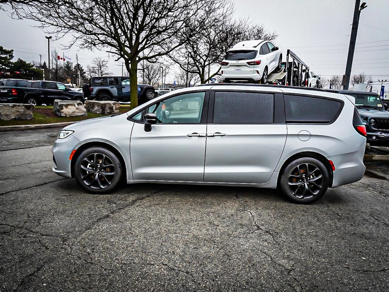 2024 Chrysler Pacifica  Photo