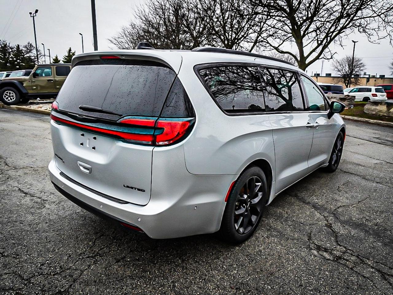 2024 Chrysler Pacifica  Photo