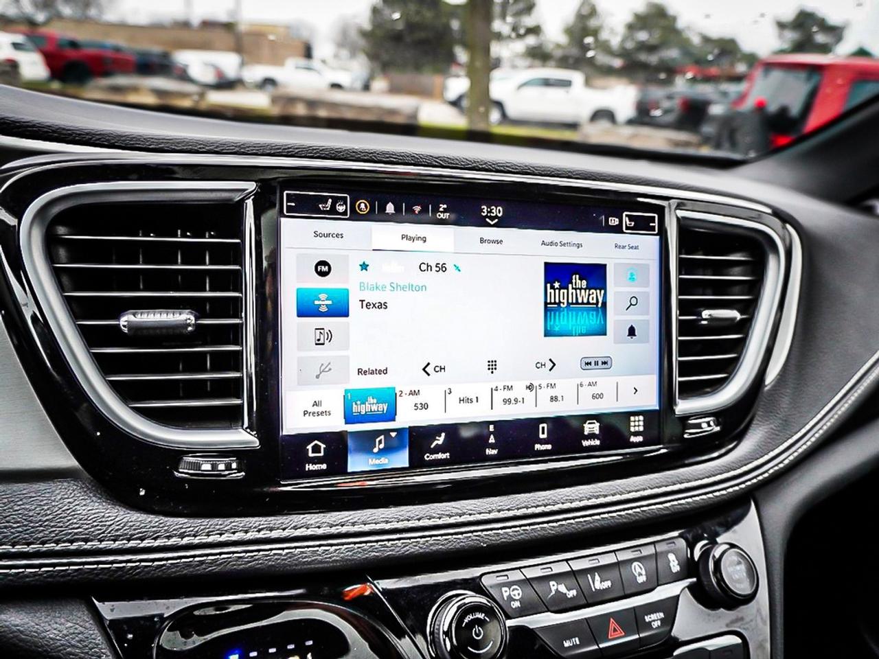 2024 Chrysler Pacifica  Photo