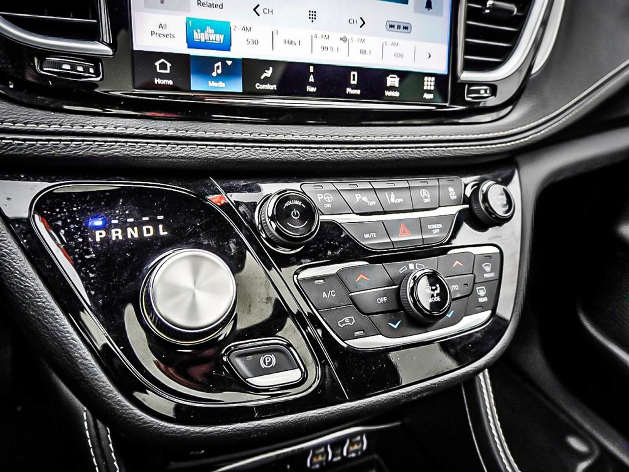 2024 Chrysler Pacifica  Photo