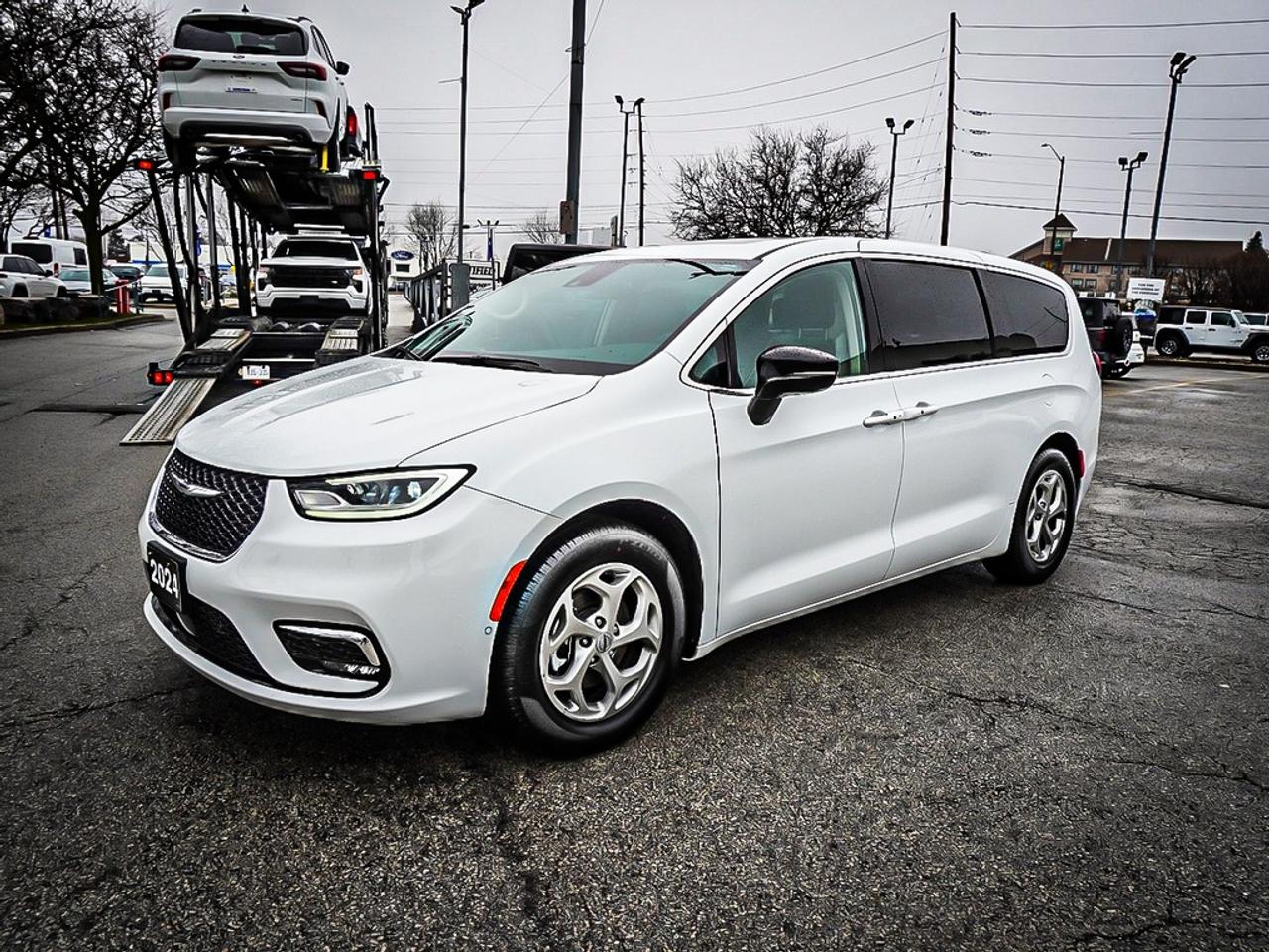 2024 Chrysler Pacifica  Photo