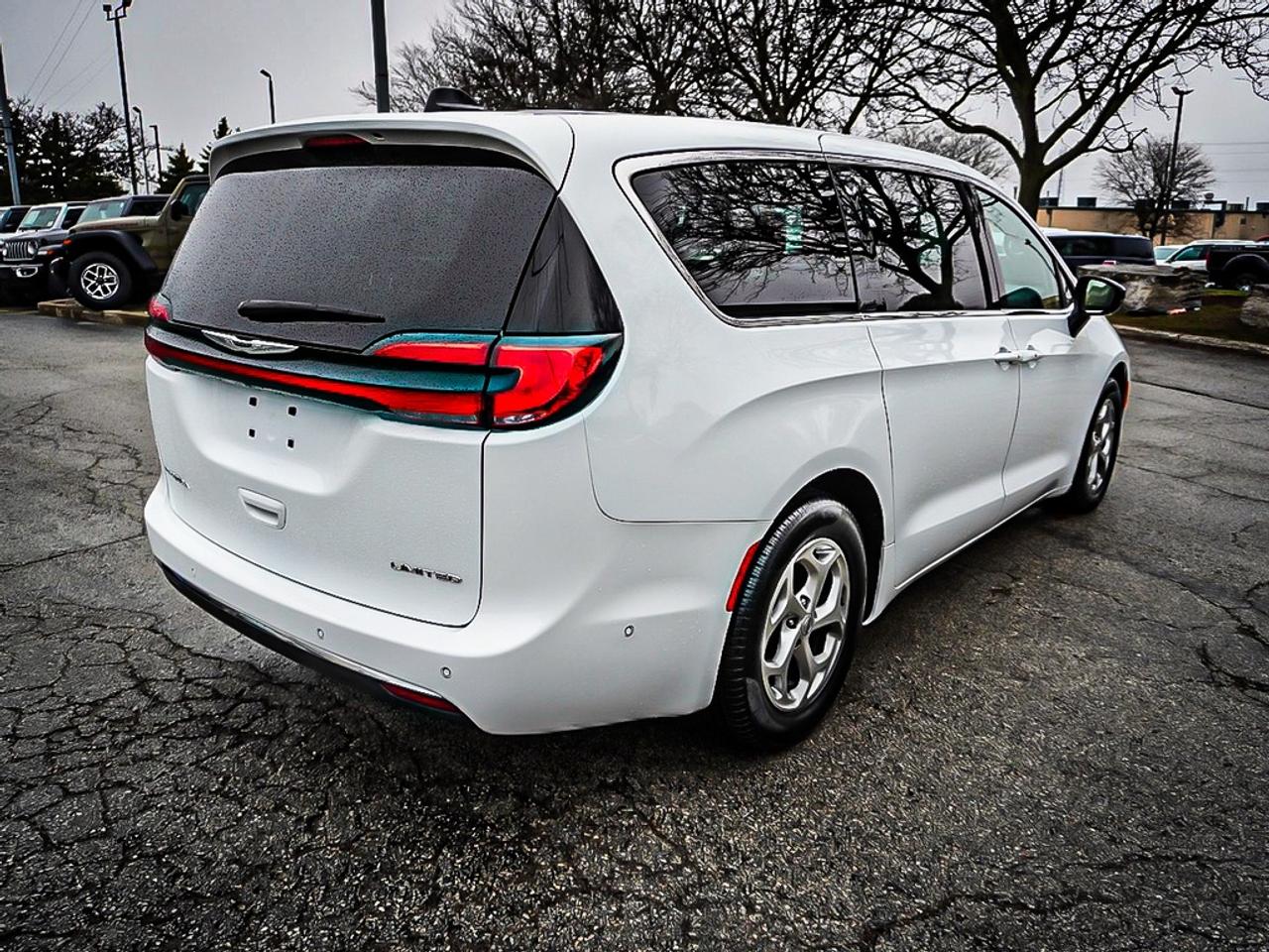 2024 Chrysler Pacifica  Photo