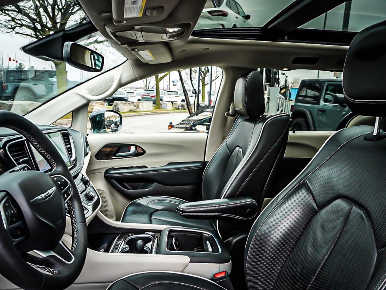 2024 Chrysler Pacifica  Photo