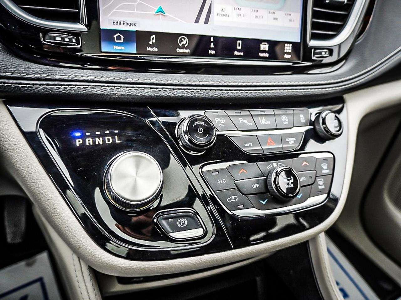 2024 Chrysler Pacifica  Photo