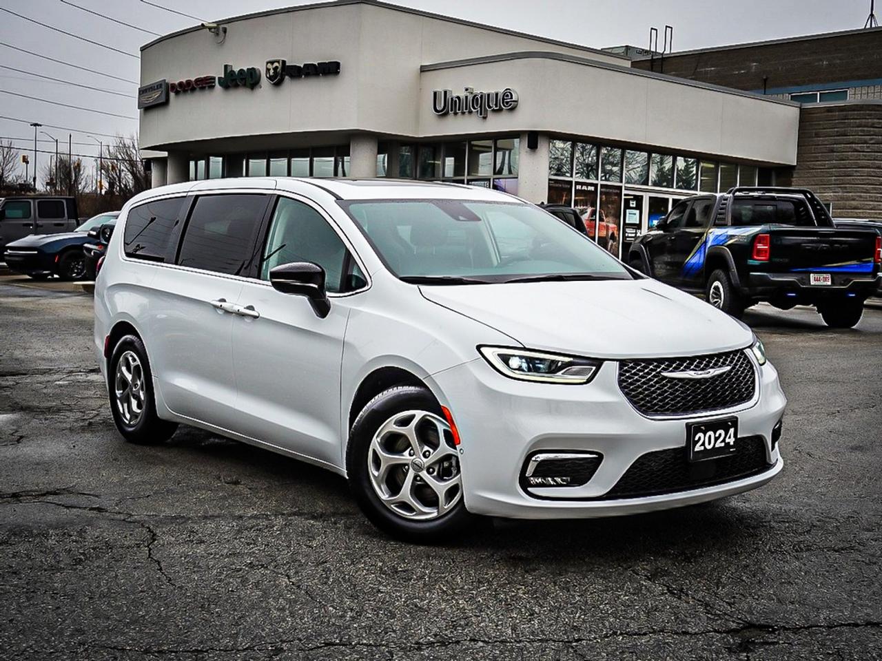 2024 Chrysler Pacifica  Photo