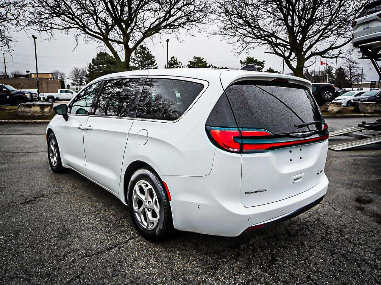 2024 Chrysler Pacifica  Photo