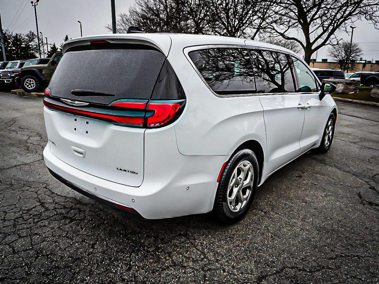 2024 Chrysler Pacifica  Photo