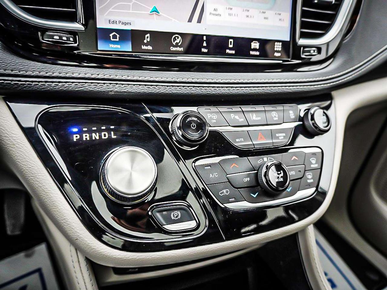 2024 Chrysler Pacifica  Photo