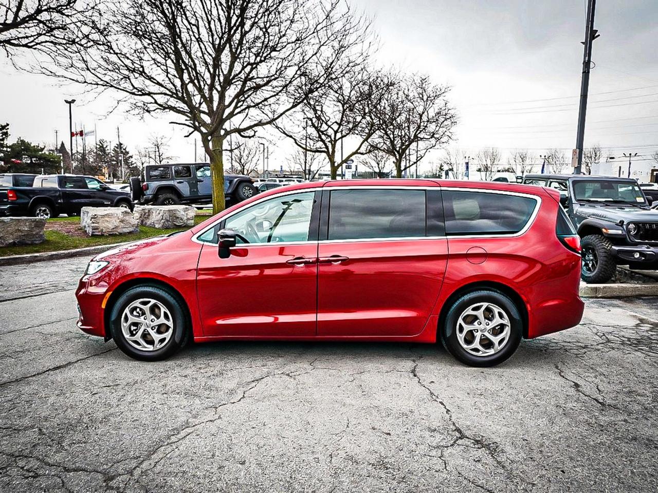 2024 Chrysler Pacifica  Photo