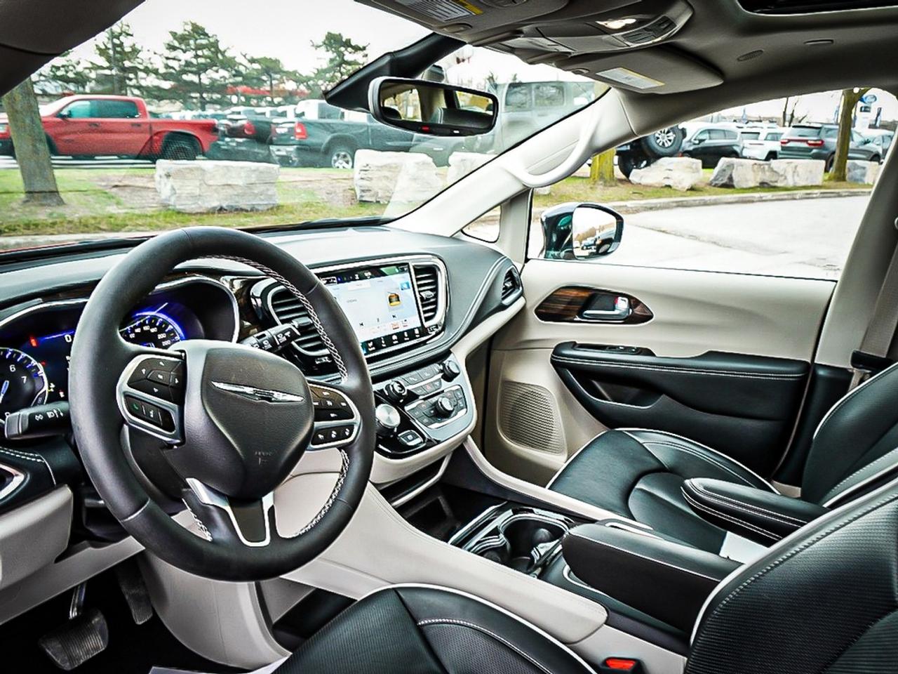 2024 Chrysler Pacifica  Photo