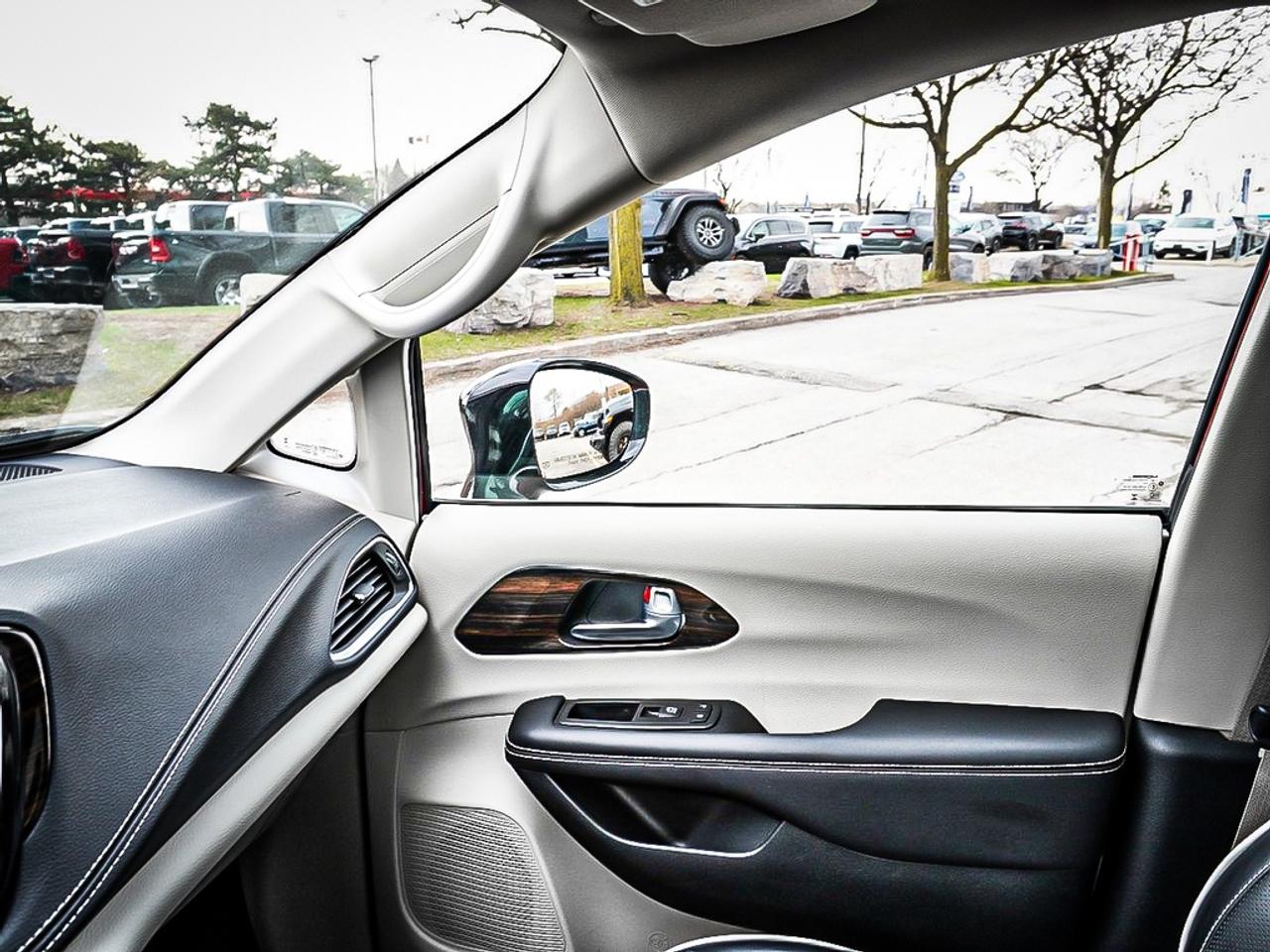 2024 Chrysler Pacifica  Photo