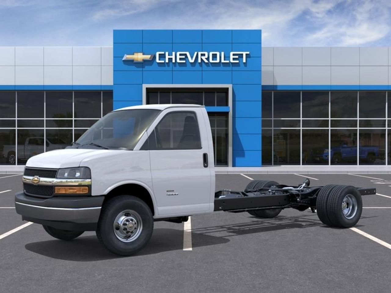 2026 Chevrolet Express Commercial Cutaway 3500 Van 177" Photo