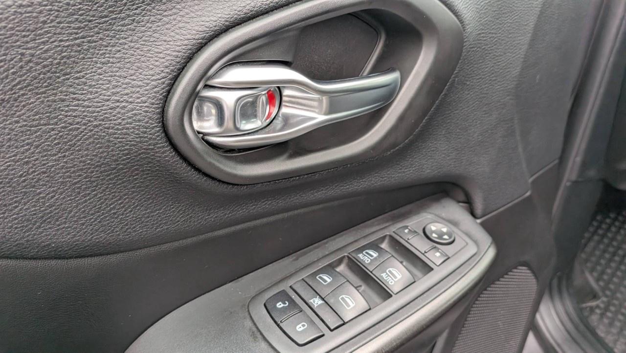 2020 Jeep Cherokee Trailhawk 4X4 Photo