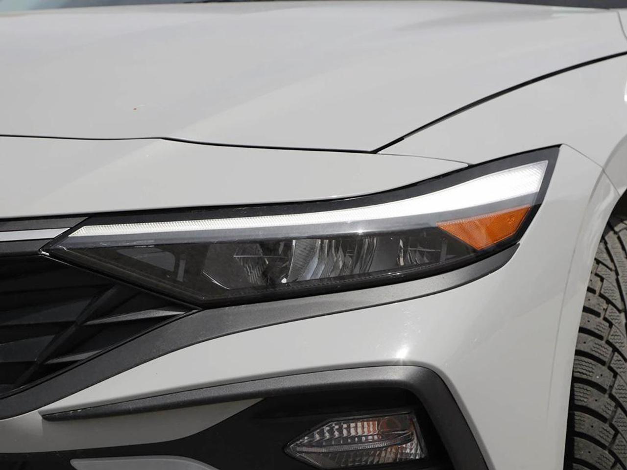 2025 Hyundai Elantra ESSENTIAL 4DR SEDAN Photo