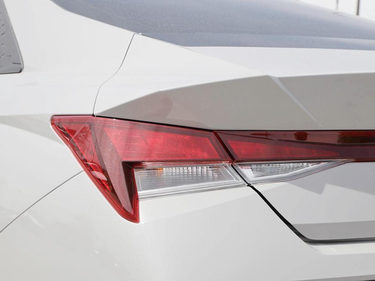 2025 Hyundai Elantra ESSENTIAL 4DR SEDAN Photo